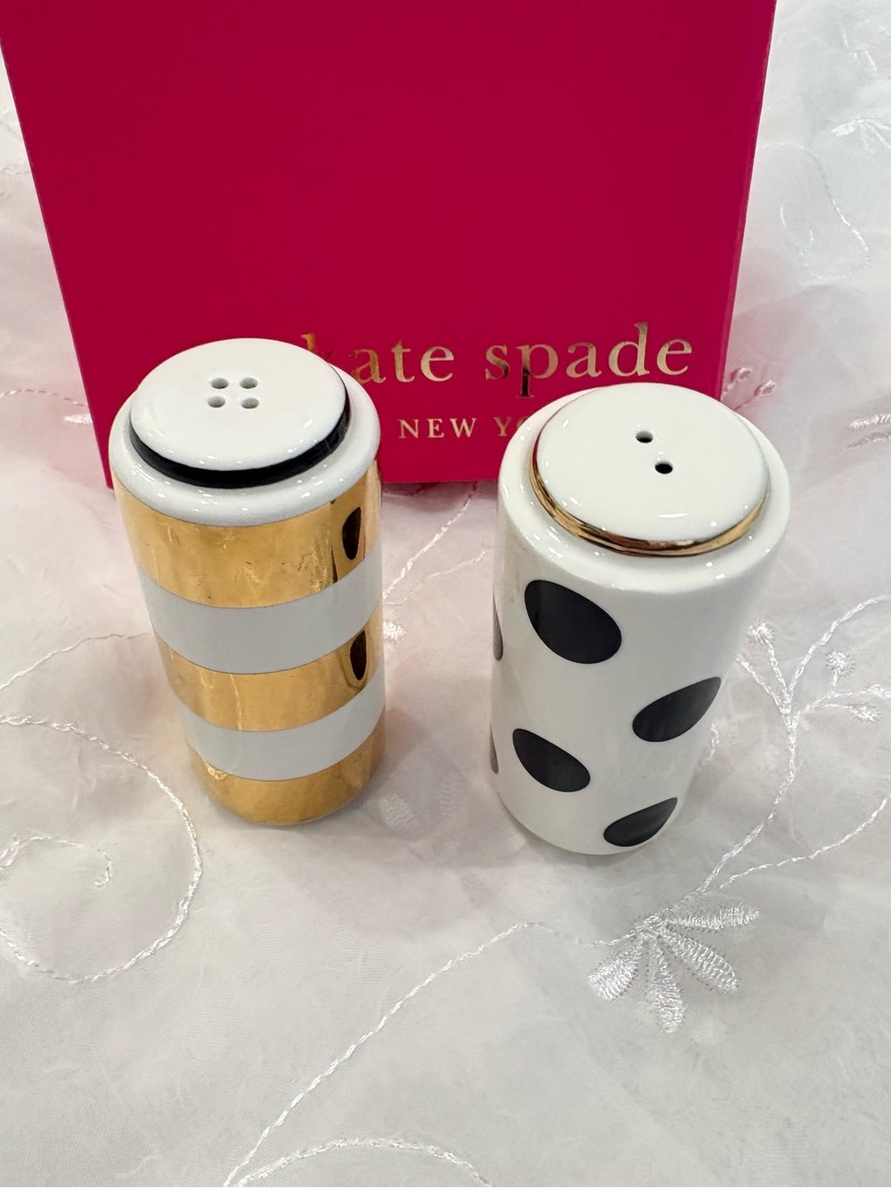 NIB kate spade x Lennox Black & Gold Ceramic Polka Dot and Stripe Shakers